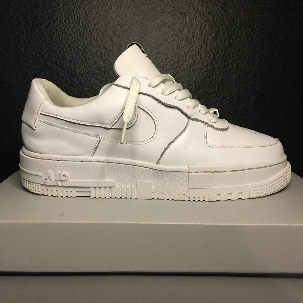 Nike Air Force One pixel